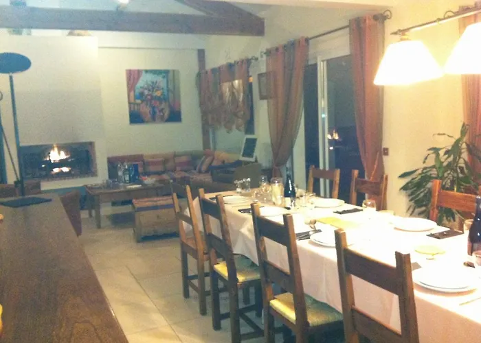 Les Terrasses De Castelmerle Guest house