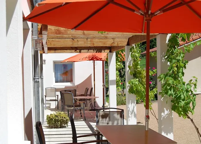 Guest house Les Terrasses De Castelmerle 3*